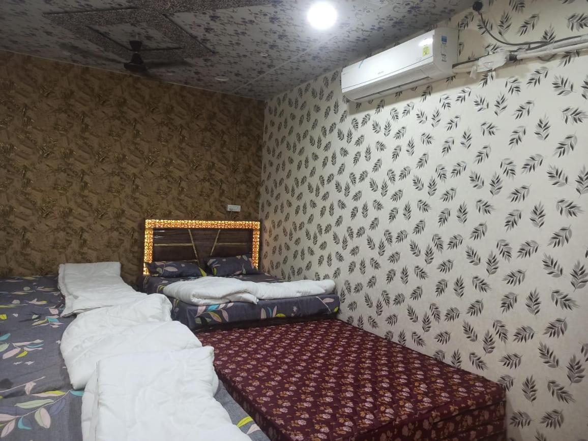 Shree Kashi Govardhan Dham Hotel อุจเจน ภายนอก รูปภาพ